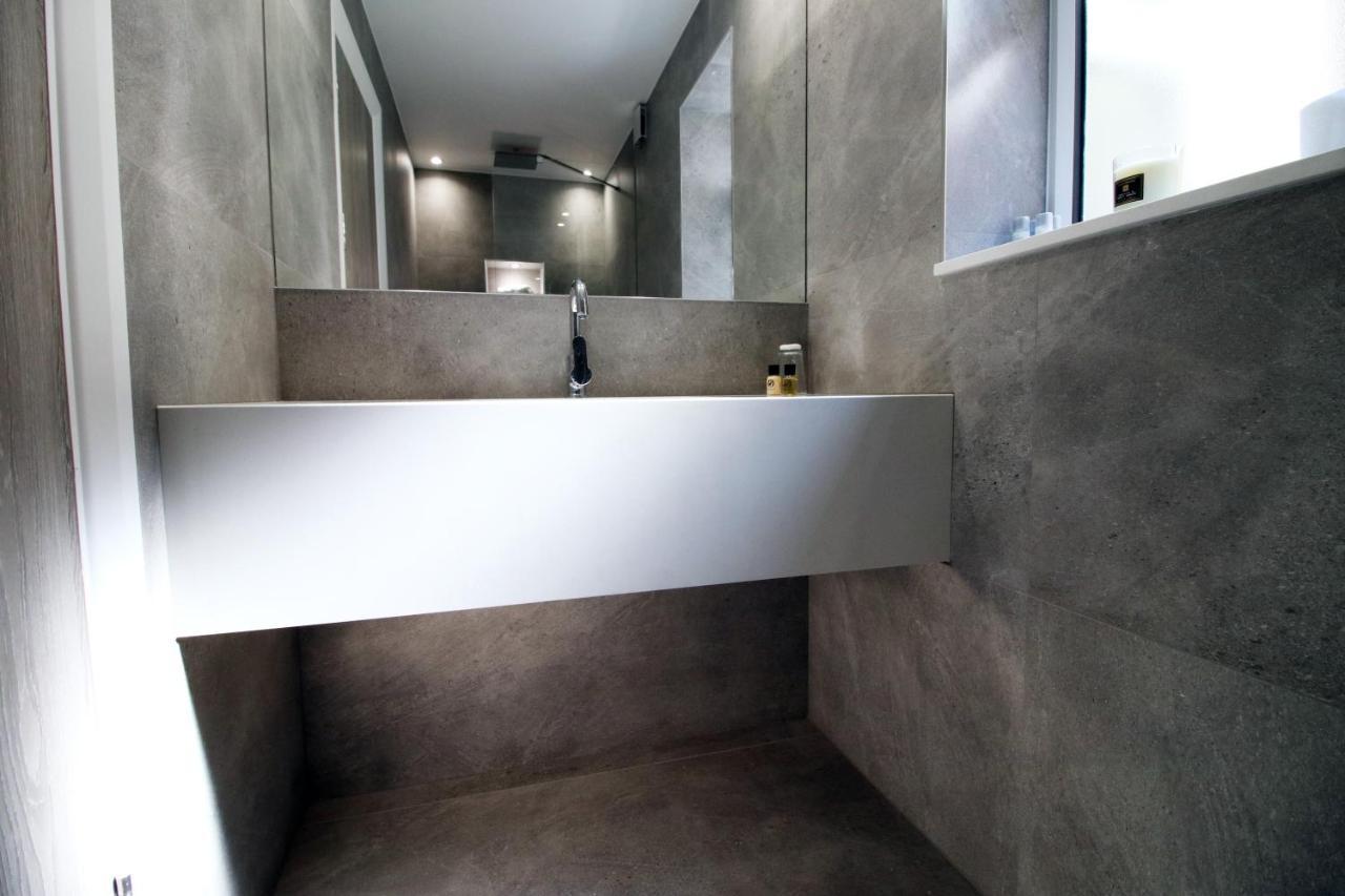 New Spacious 2 Bed Getaway - Private Courtyard! - Underfloor Heating Кардиф Екстериор снимка