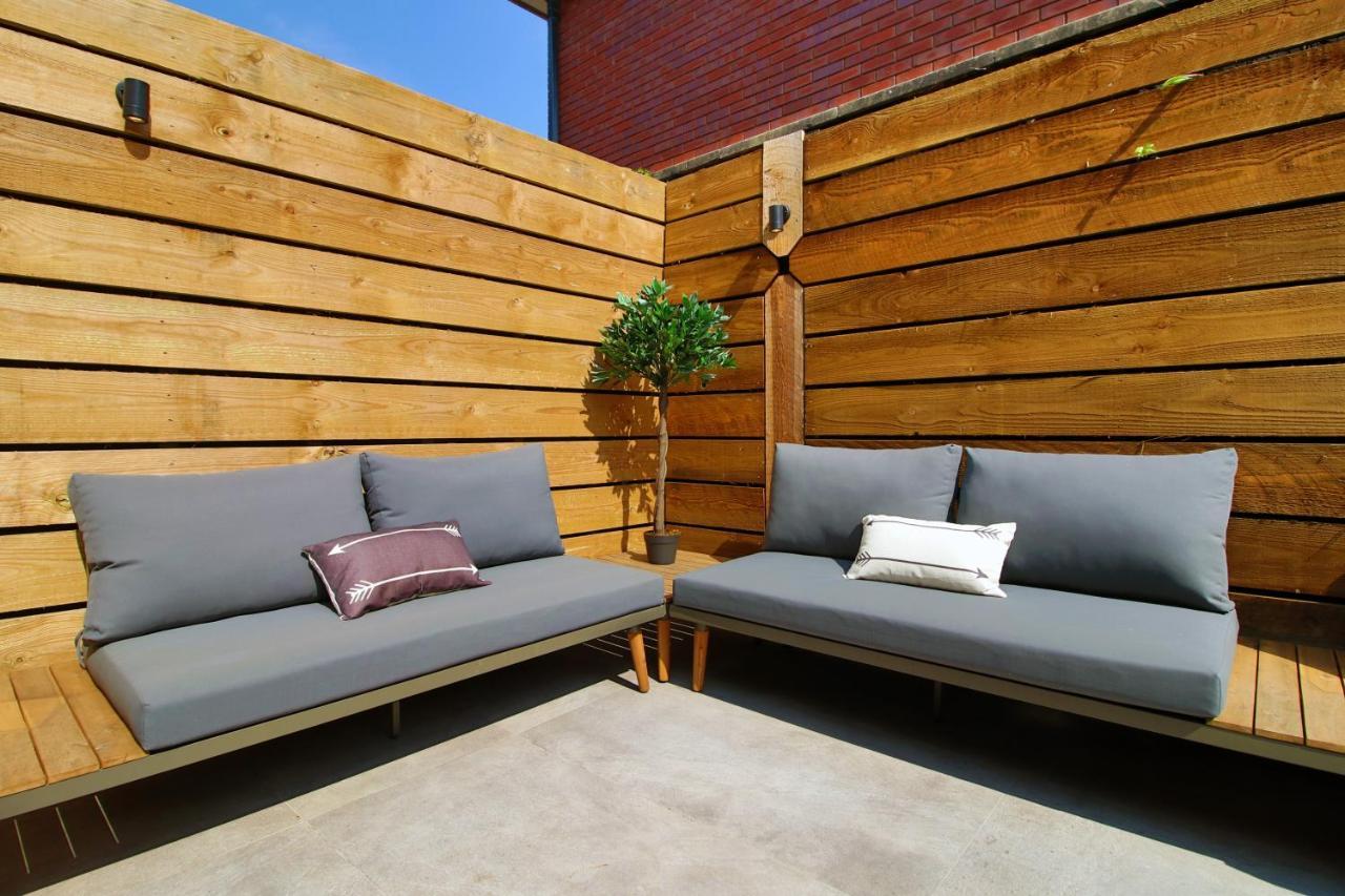New Spacious 2 Bed Getaway - Private Courtyard! - Underfloor Heating Кардиф Екстериор снимка